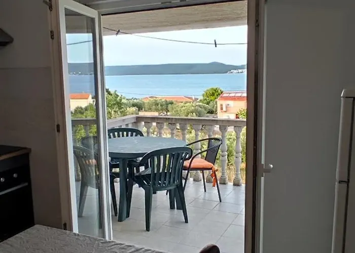 Daire Olive Island